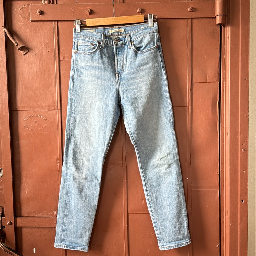 Levi’s wedgie straight jeans